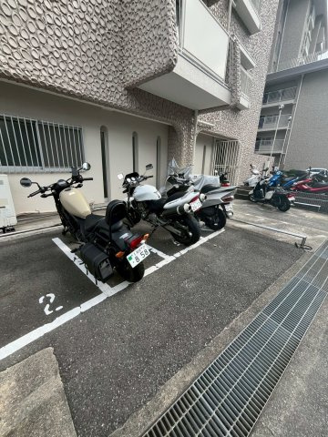 日商岩井上甲子園マンションの駐車場
