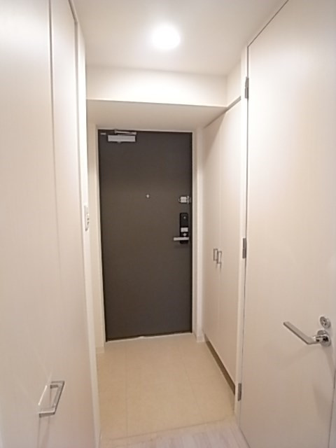 エスリード神戸三宮ラグジェの玄関