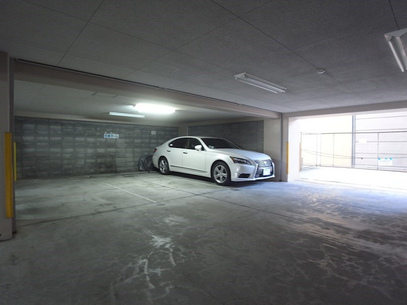 エスリード三宮の駐車場