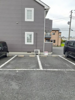 車をお持ちの方に嬉しい駐車場付きの物件です
