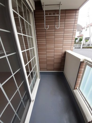 外からの目が気にならないバルコニーで洗濯物が干せます