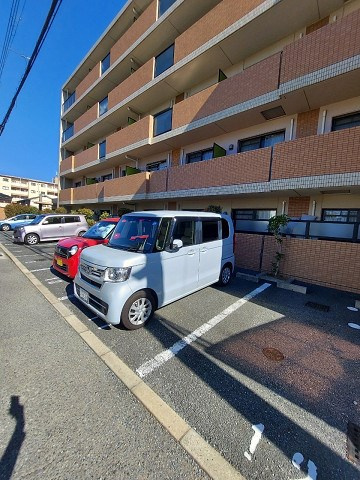 パル・デ塚口の駐車場