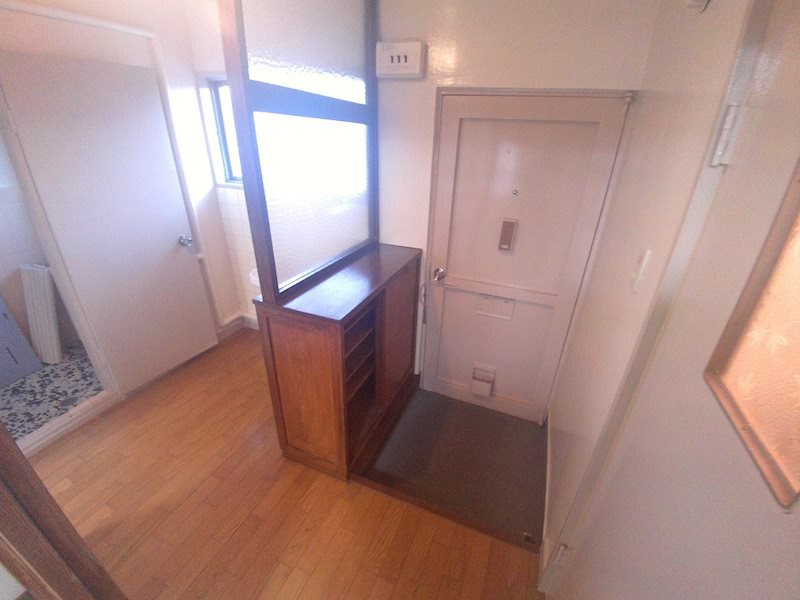 藤井マンションの玄関