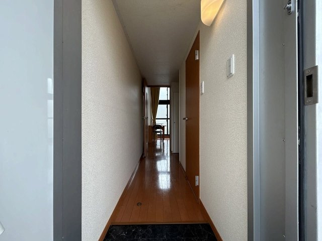 収納もある玄関です