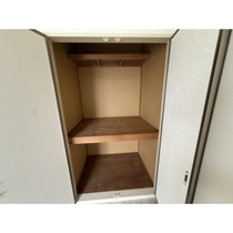 明るい色調の室内です