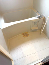 コンパクトで使いやすいお風呂です