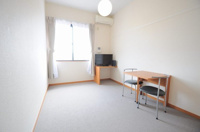 ゆったり過ごせるリビングです