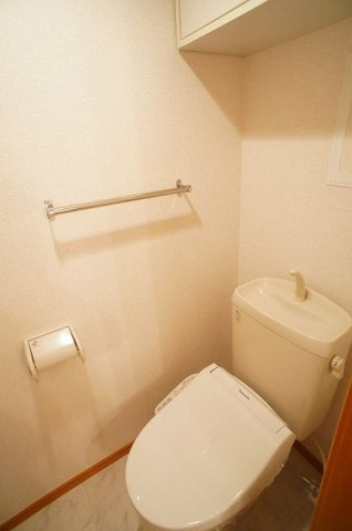 ゆったりとした空間のトイレです