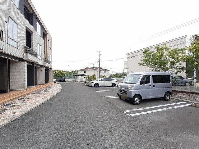 【駐車場】 | ジュネス | 駐車スペースもあります