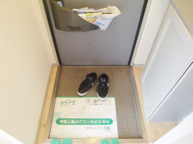 CREA御殿山Cの玄関