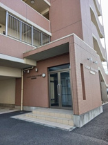 落ち着いたエントランスです