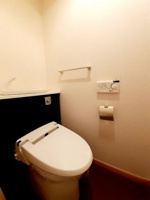 ゆったりとした空間のトイレです