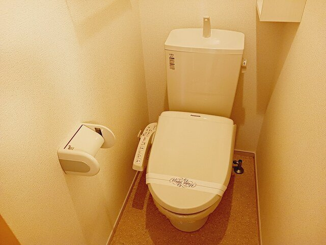 コンパクトで使いやすいトイレです