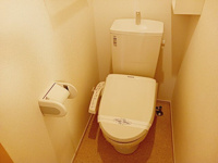 コンパクトで使いやすいトイレです