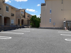 駐車場に車を止められます