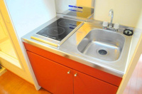 コンパクトなキッチンで掃除もラクラク