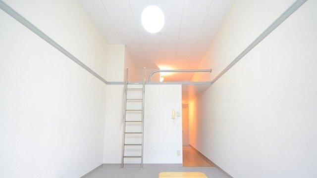 開放的な寝室です