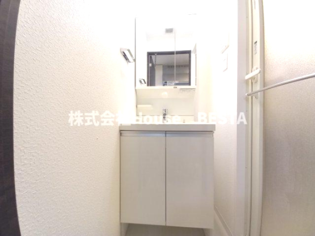 ラヴ神戸三宮の独立洗面台
