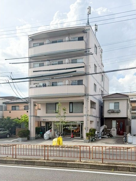 薬師ビルの外観