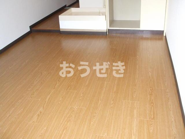ＧＳプラザ桜木町の居間・リビング