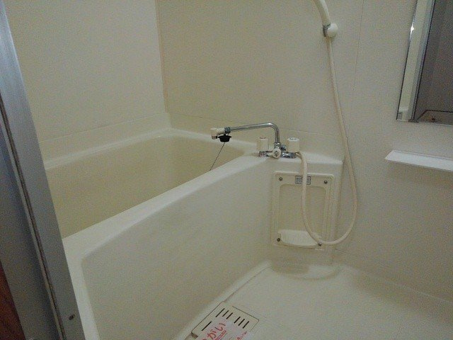 コンパクトで使いやすいお風呂です
