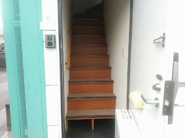 落ち着いた玄関です