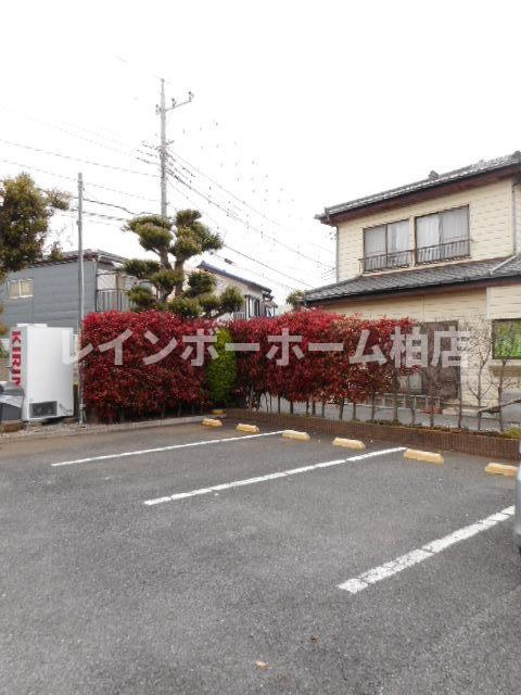 【仲介手数料：50％OFF】対象物件！の駐車場|駐車場があるので、車を買う予定の方も安心です