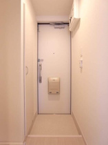 毎日通る玄関はこちらです