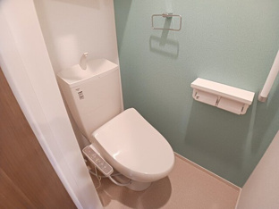 ゆったりとした空間のトイレです
