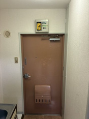 明るい玄関です