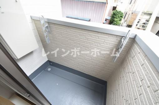 CB指扇ファーレのバルコニー