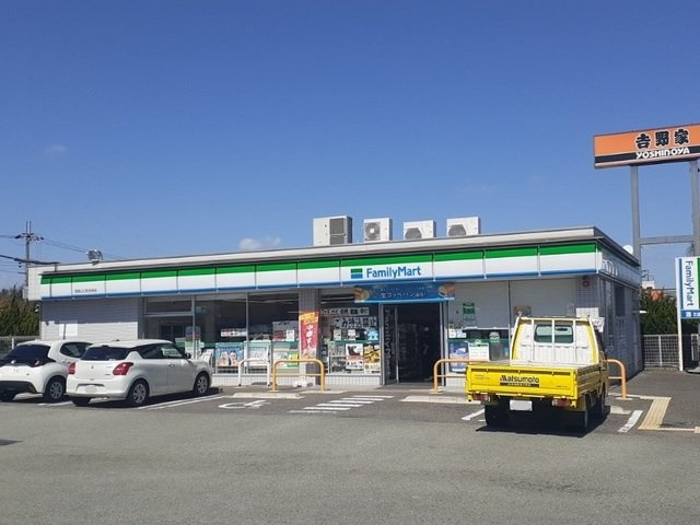 シュー・フルールの周辺|ファミリーマート山口町名来店様まで550m