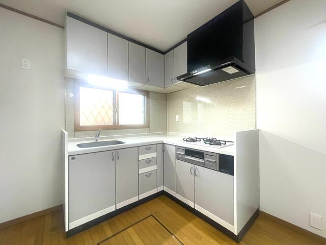 (T014)東京都葛飾区西水元3ー33ー14戸建のキッチン