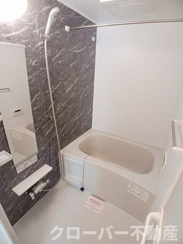 シエロ・ガーデン善通寺　Ｅの浴室