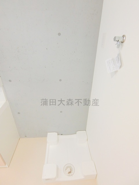 ADORE URBAN大森町Aの設備|洗濯機置き場