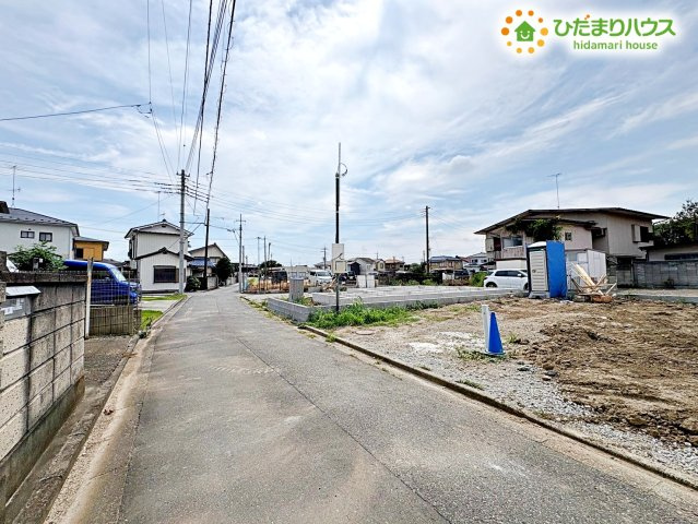 行田市旭町　新築一戸建て　グラファーレ　01の前面道路含む現地写真