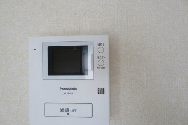 リバージュ追浜のセキュリティ|モニタ付インターホンで安心♪