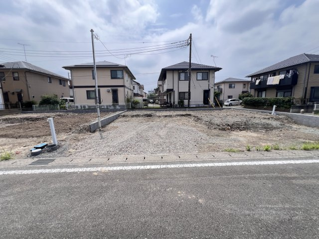 新築　藤岡市藤岡　Blooming　Garden　１号棟の駐車場|現地写真　駐車スペースは並列2台+1台分可能です！
