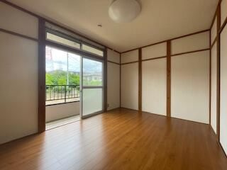 ファミール飯塚の洋室
