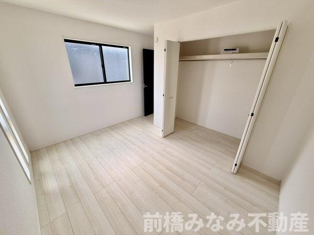 【新築】前橋市関根町　１号棟(全３棟)　グラファーレ　新築建売分譲の洋室