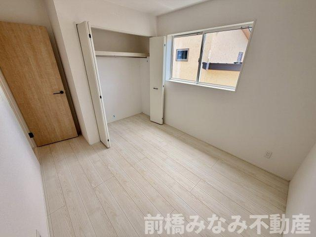 【新築】前橋市日吉町３期　限定１棟　グラファーレ　新築建売の洋室|落ち着いた色調の洋室です