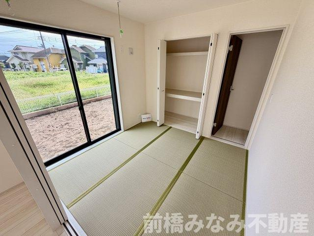 【新築】安中市板鼻　３号棟(全３棟)　リーブルガーデン　新築建売分譲の独立洗面台|独立洗面台、小物を置くことができて便利です