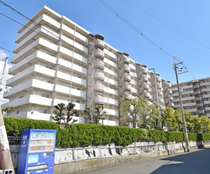 エクセラート八尾の外観