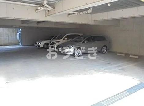 アークハイツ上永谷の駐車場