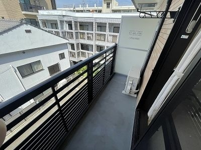 レオネクストコージーハウス赤坂のバルコニー