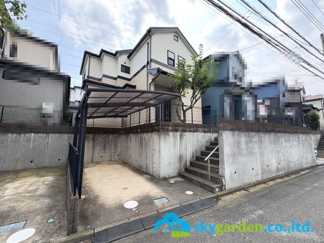 藤沢市大庭　中古戸建の前面道路含む現地写真|前面道路含む現地写真です
