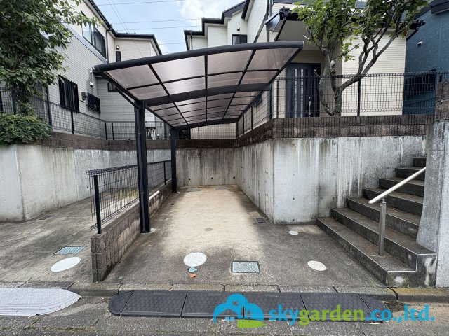 藤沢市大庭　中古戸建の駐車場|カーポート付いてます