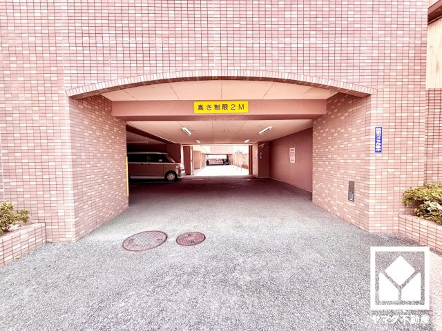 ライオンズマンション京都河原町第３の駐車場