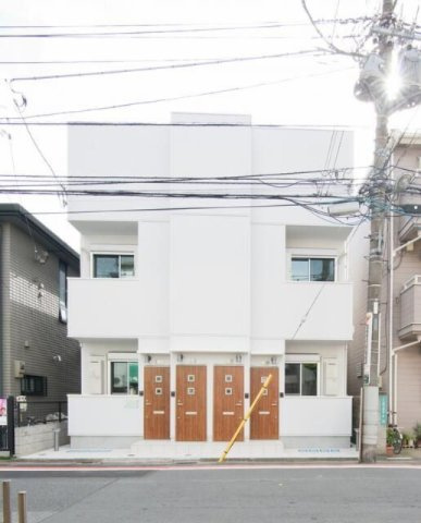 江戸川区西小岩５丁目のアパートのエントランス