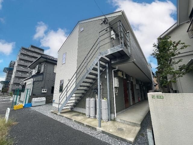 足立区足立１丁目のアパートの外観